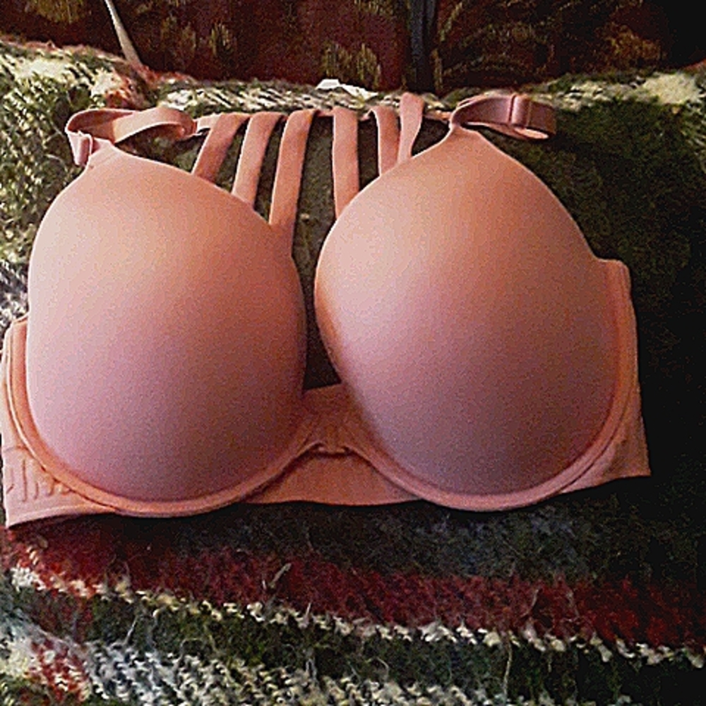 VS pink wear wherever pushup
